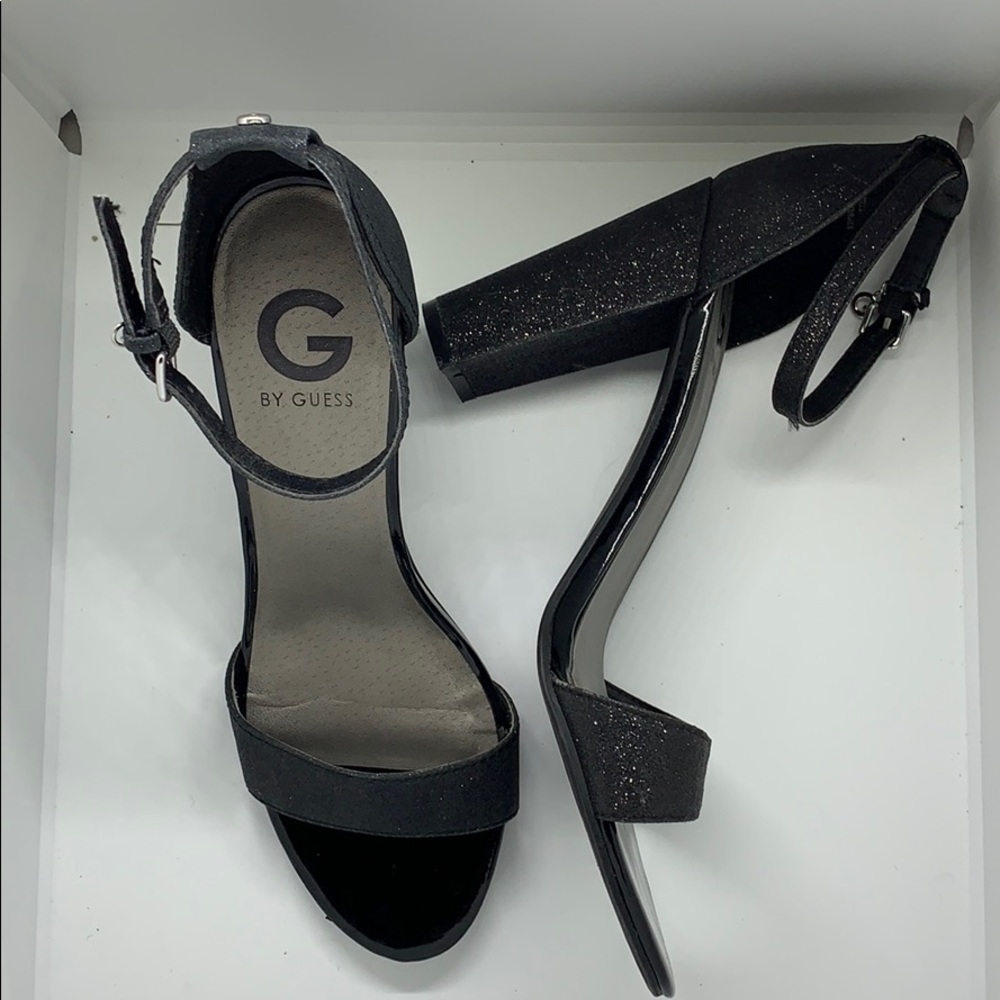 G by Guess Womens Shantel 5 Metallic Ankle Sandels